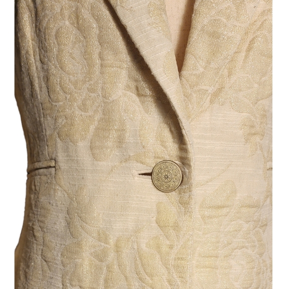 Blazer, George ME Designs by Mark Eisen cream with gold flower design - Picture 3 of 6